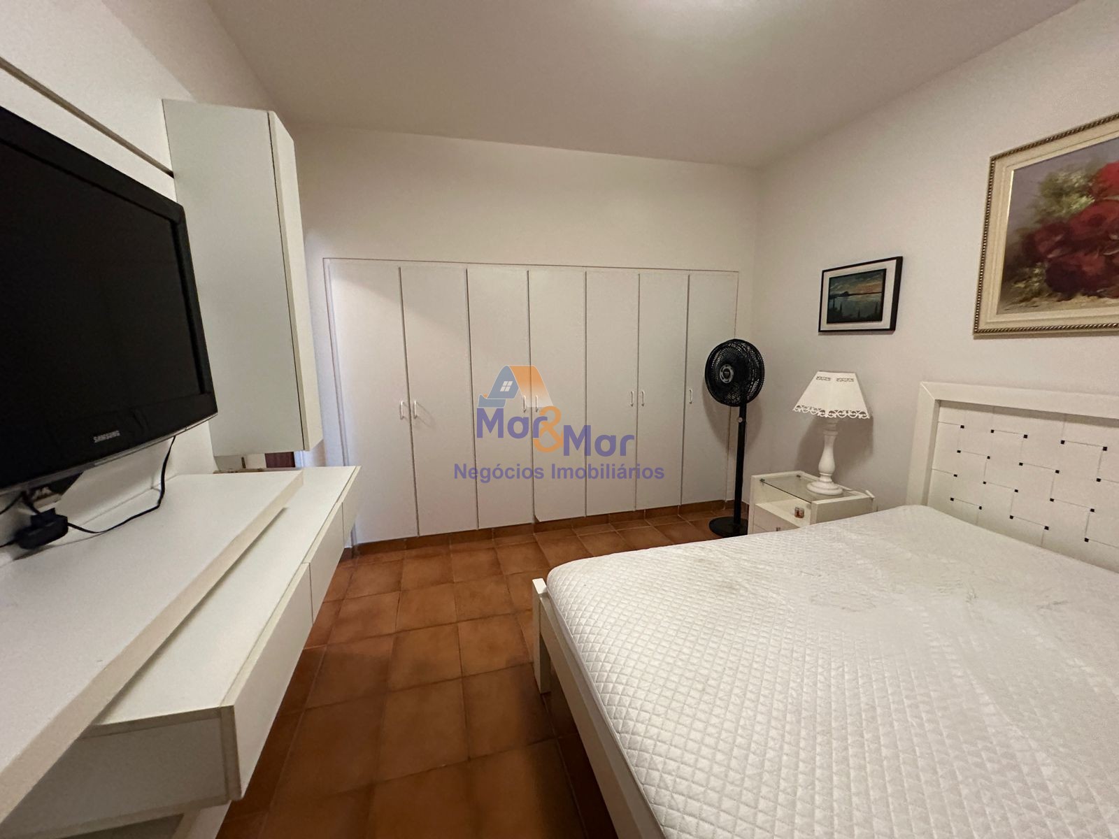 Apartamento na Praia das Pitangueiras, Guarujá - SP