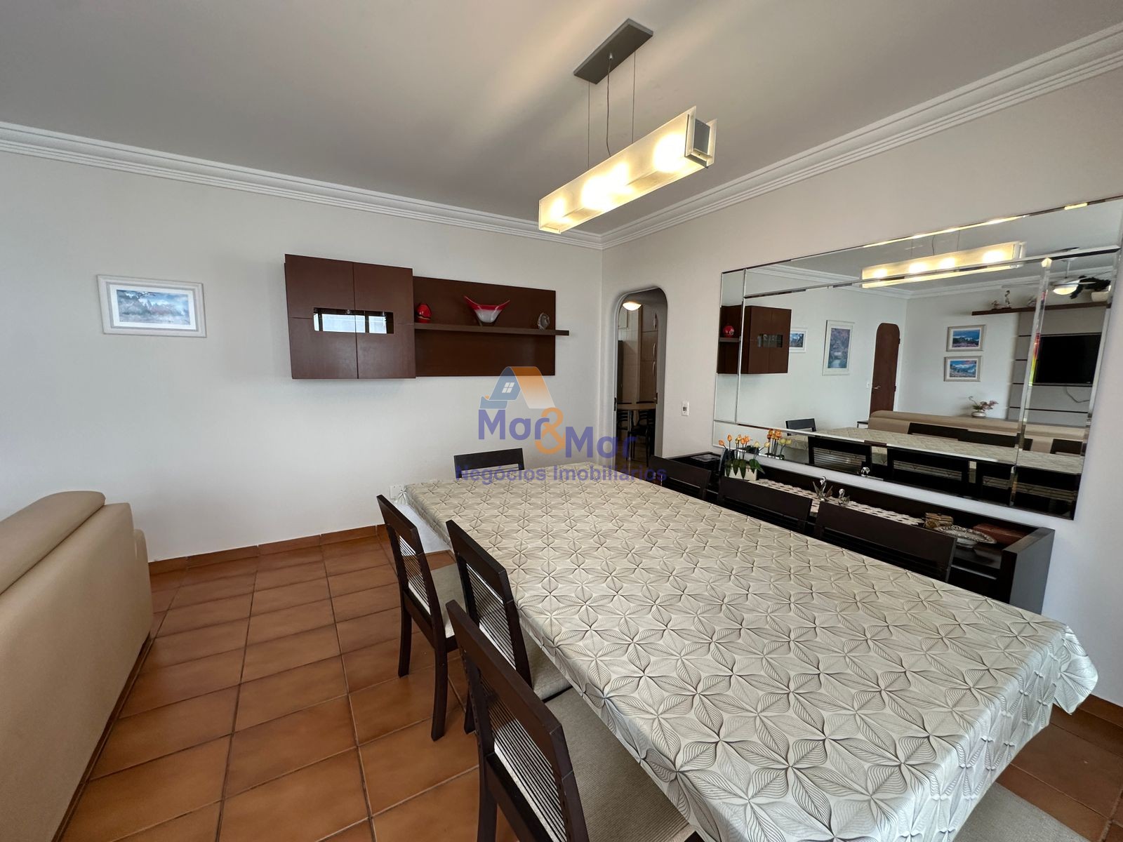 Apartamento na Praia das Pitangueiras, Guarujá - SP
