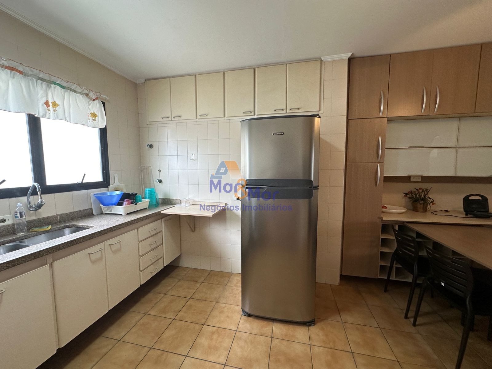Apartamento na Praia das Pitangueiras, Guarujá - SP