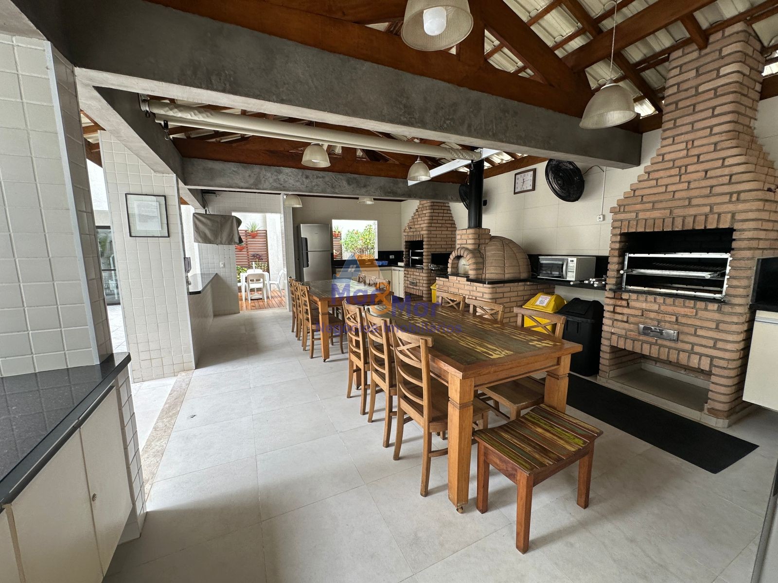 Apartamento na Praia das Pitangueiras, Guarujá - SP