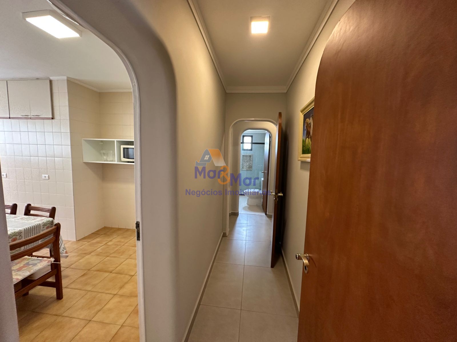 Apartamento na Praia das Pitangueiras, Guarujá - SP