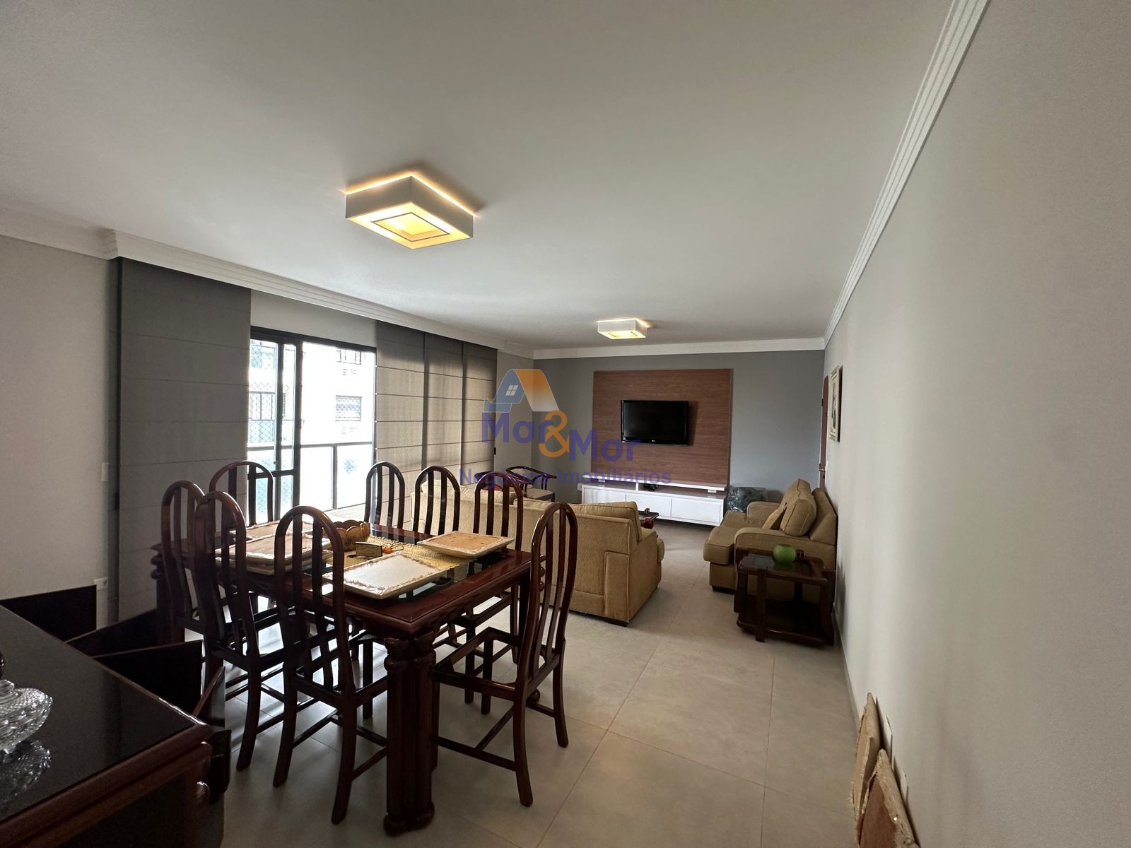 Apartamento na Praia das Pitangueiras, Guarujá - SP