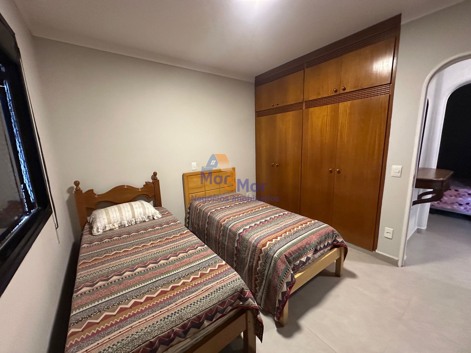 Apartamento na Praia das Pitangueiras, Guarujá - SP