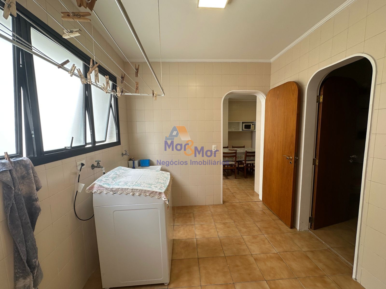 Apartamento na Praia das Pitangueiras, Guarujá - SP
