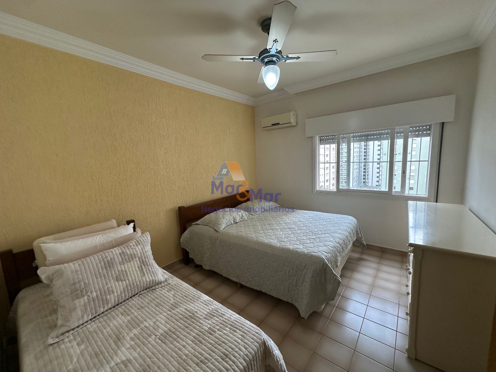 Apartamento Frente ao Mar, Praia Pitangueiras, Guarujá - SP
