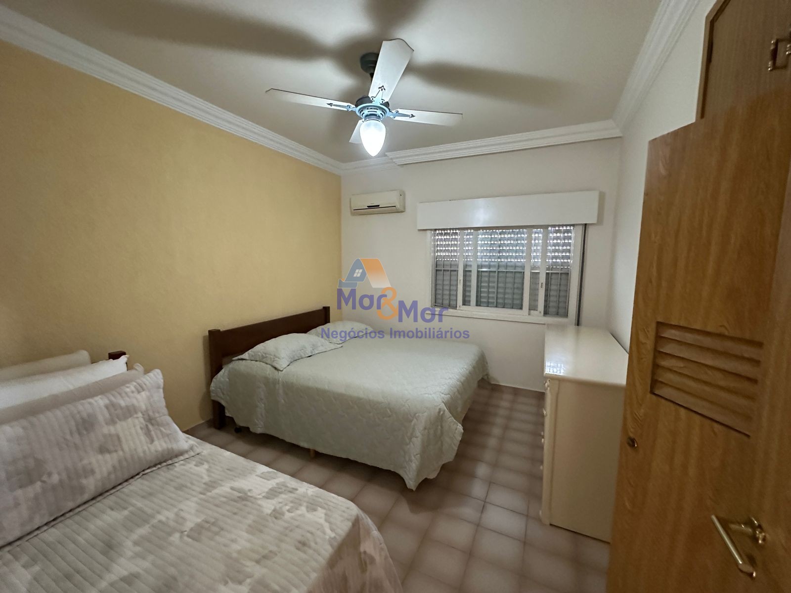Apartamento Frente ao Mar, Praia Pitangueiras, Guarujá - SP