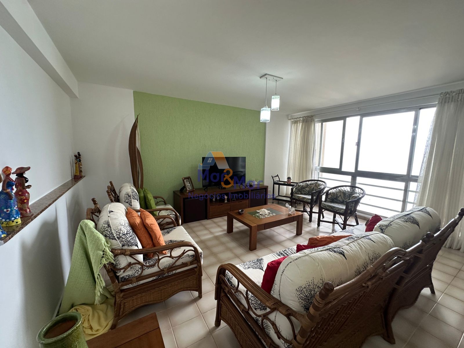 Apartamento Frente ao Mar, Praia Pitangueiras, Guarujá - SP