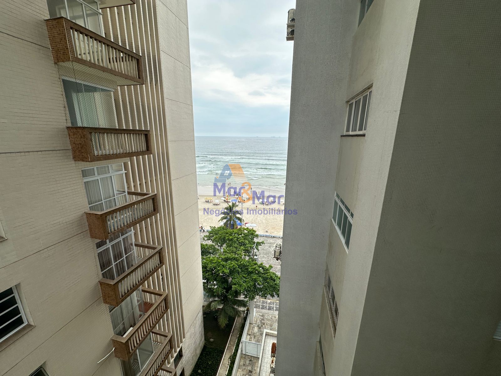 Apartamento Frente ao Mar, Praia Pitangueiras, Guarujá - SP