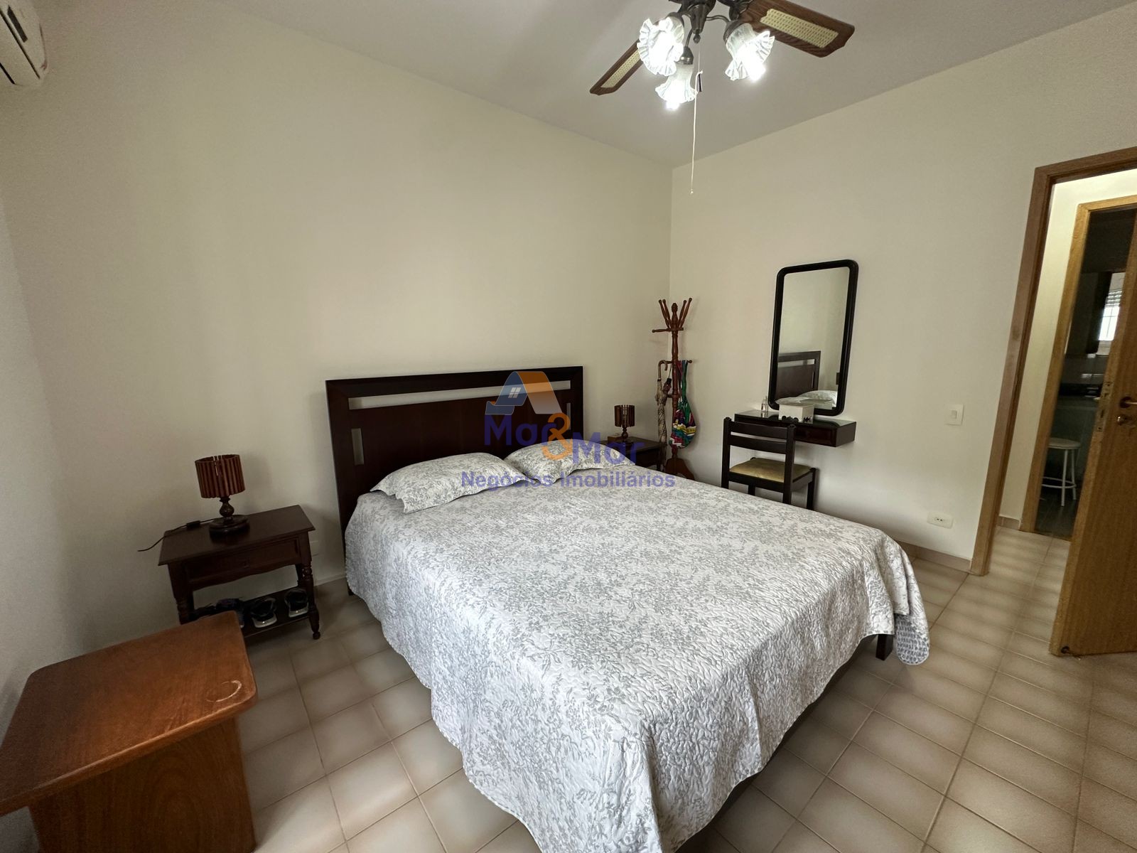 Apartamento Frente ao Mar, Praia Pitangueiras, Guarujá - SP