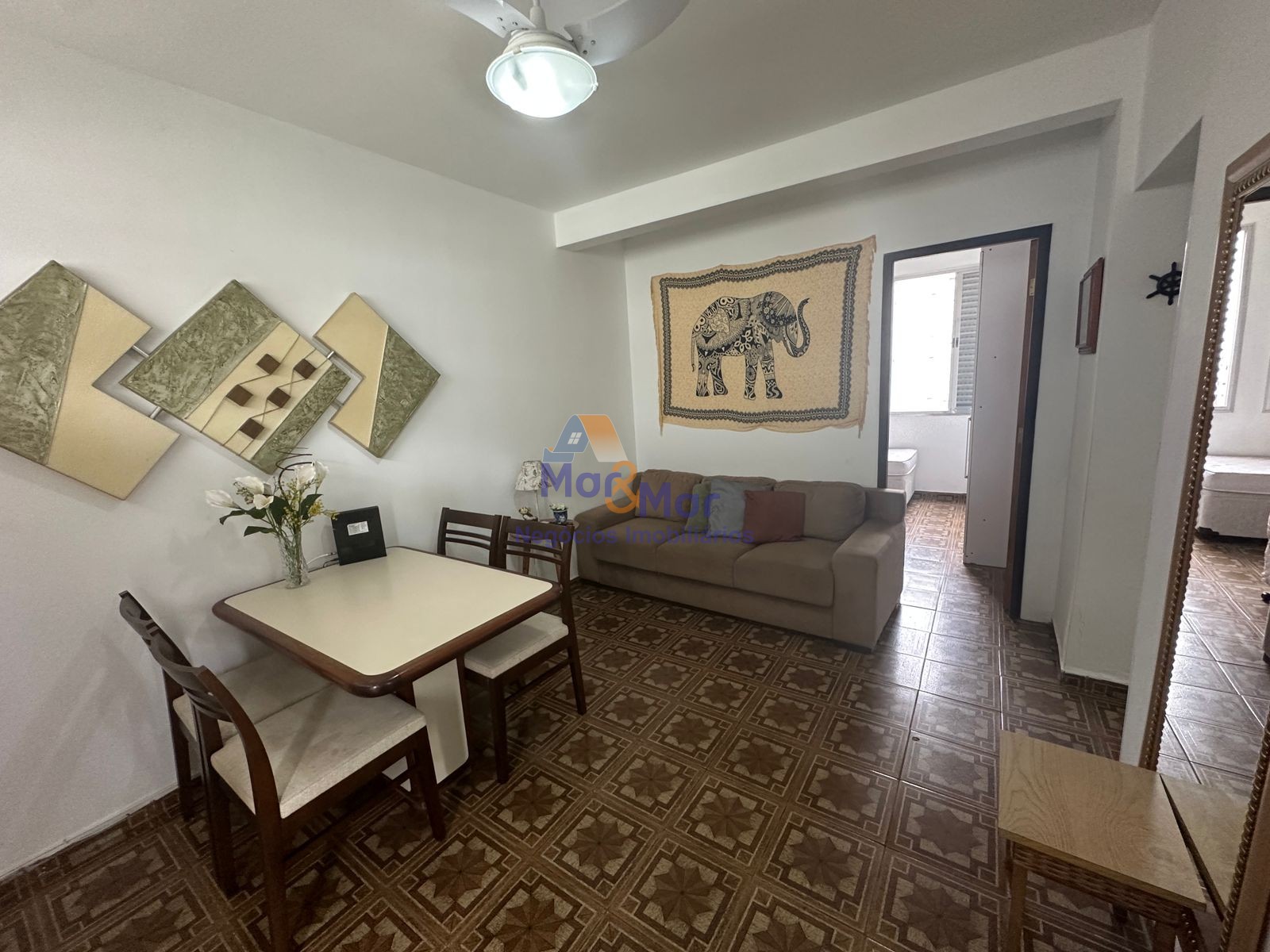 Apartamento na Praia das Pitangueiras, Guarujá - SP