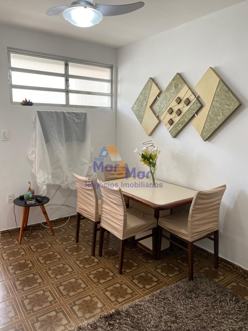 Apartamento na Praia das Pitangueiras, Guarujá - SP