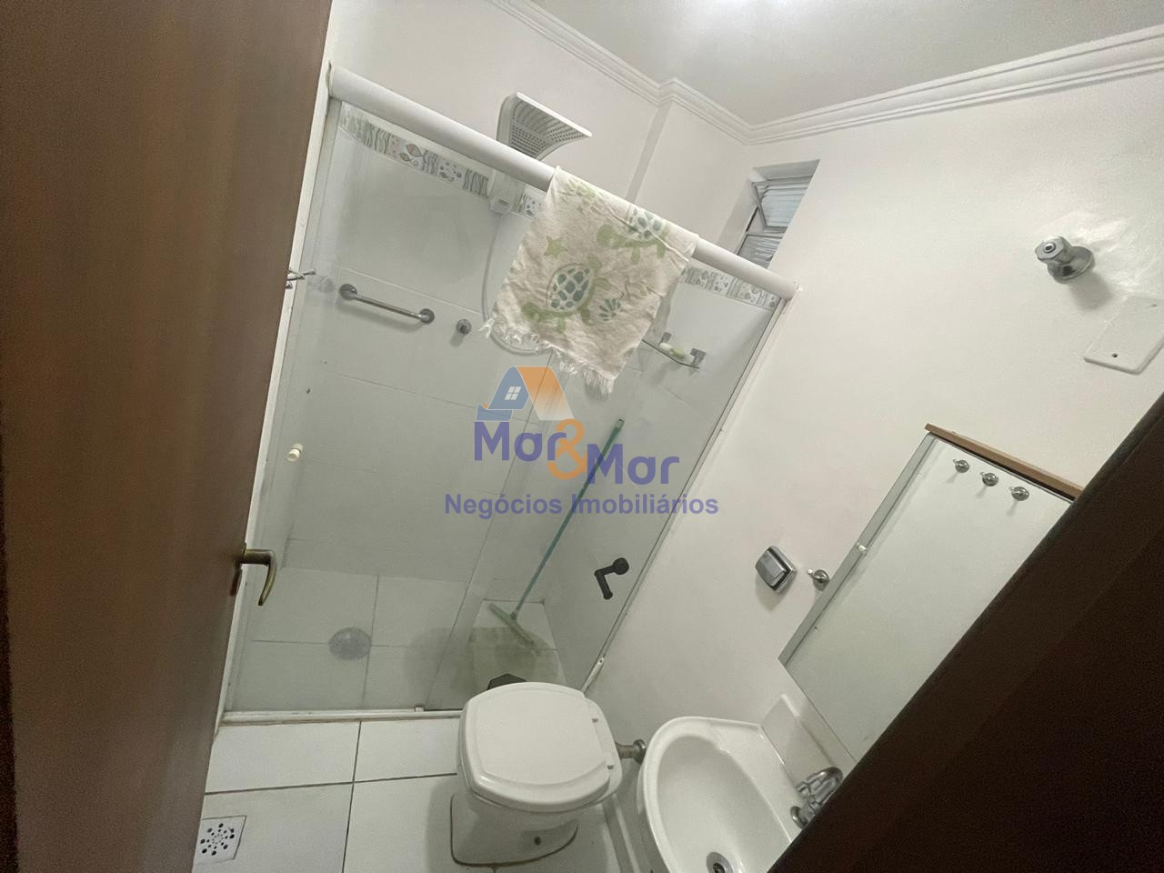 Apartamento na Praia das Pitangueiras, Guarujá - SP