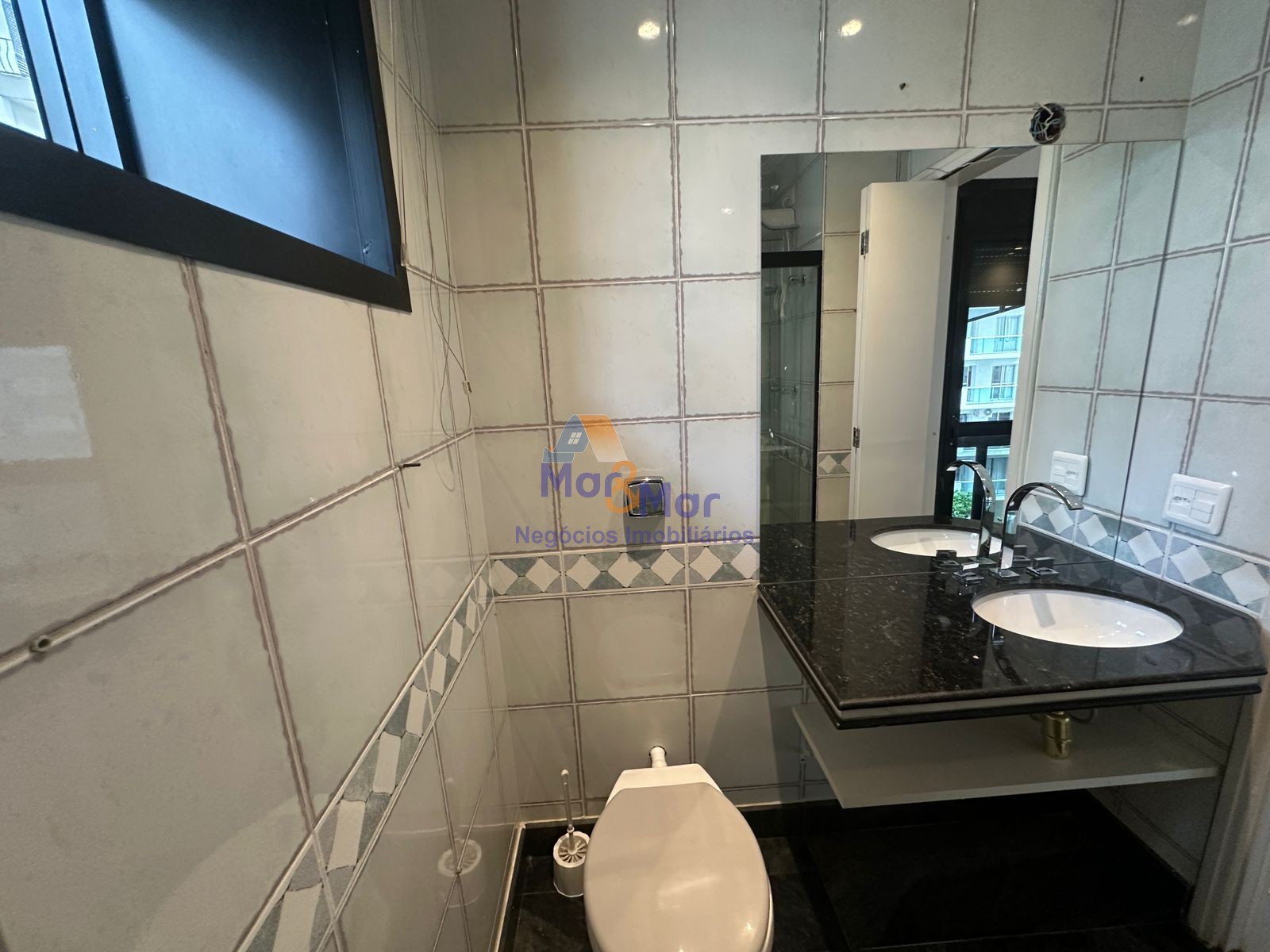 Apartamento Duplex na Praia das Pitangueiras, Guarujá - SP