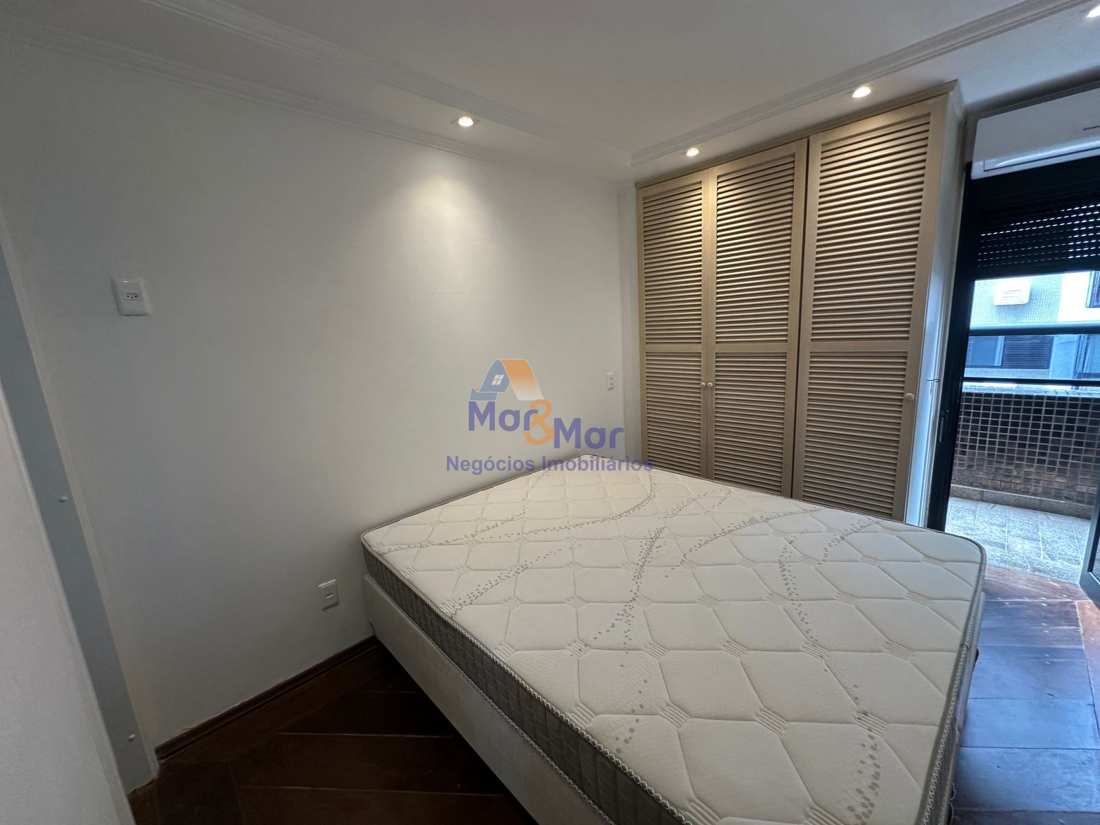 Apartamento Duplex na Praia das Pitangueiras, Guarujá - SP