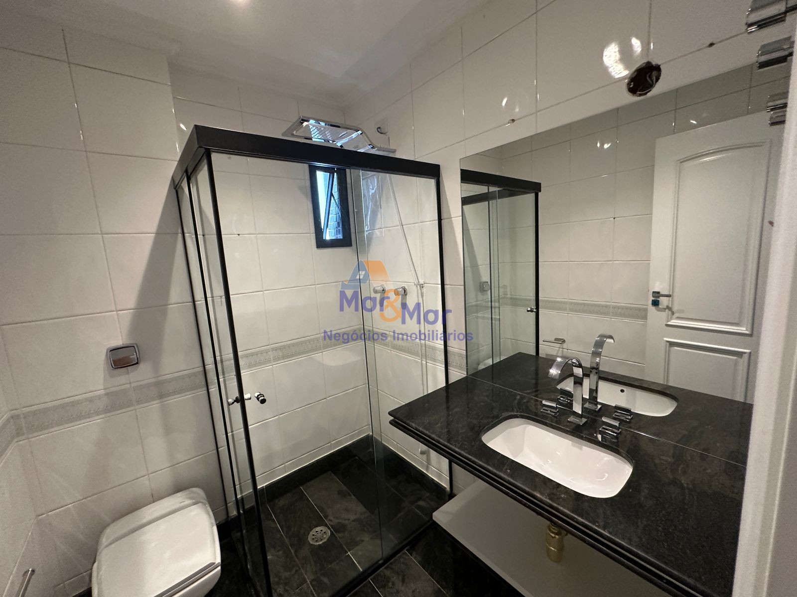 Apartamento Duplex na Praia das Pitangueiras, Guarujá - SP