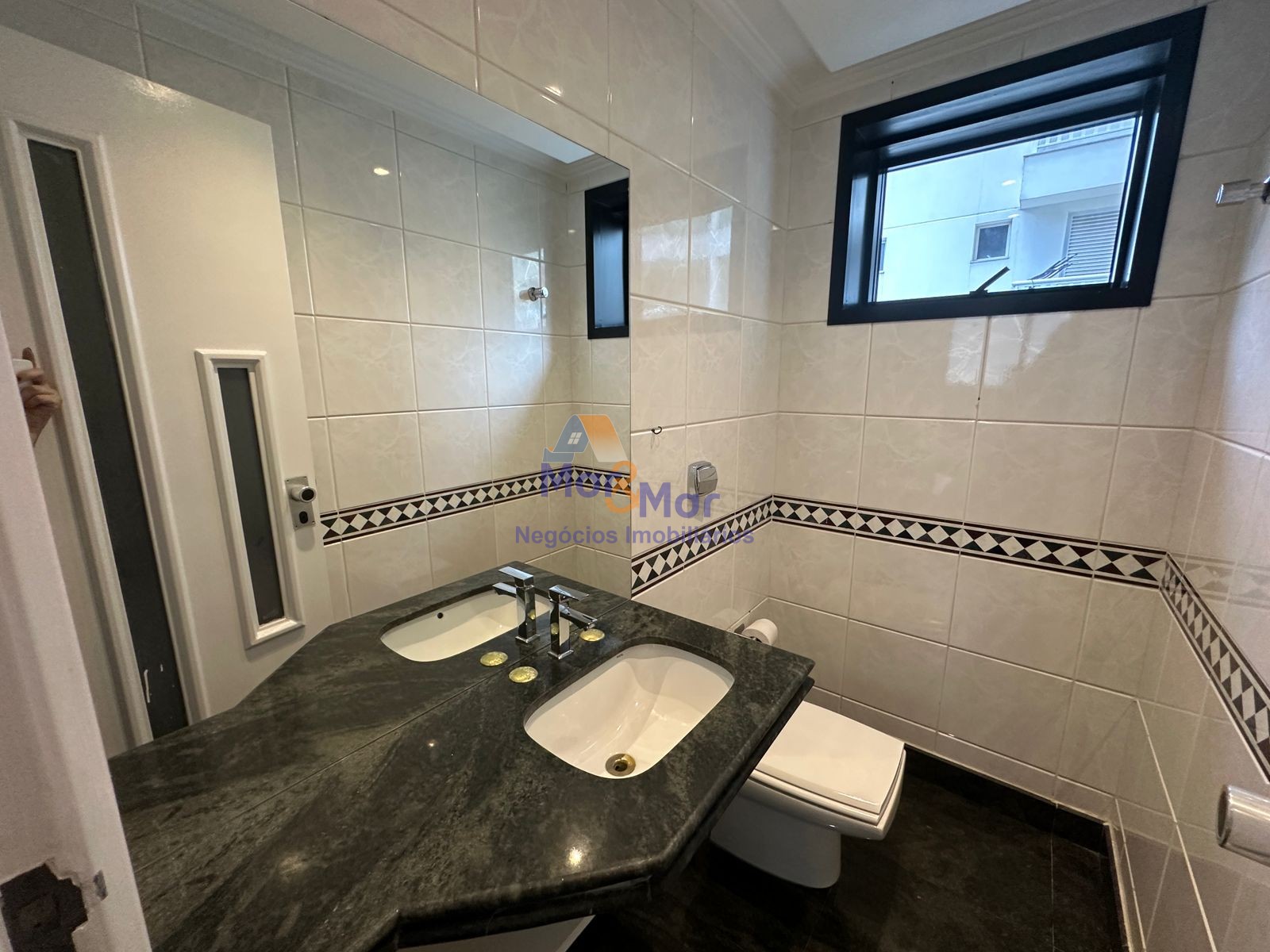 Apartamento Duplex na Praia das Pitangueiras, Guarujá - SP