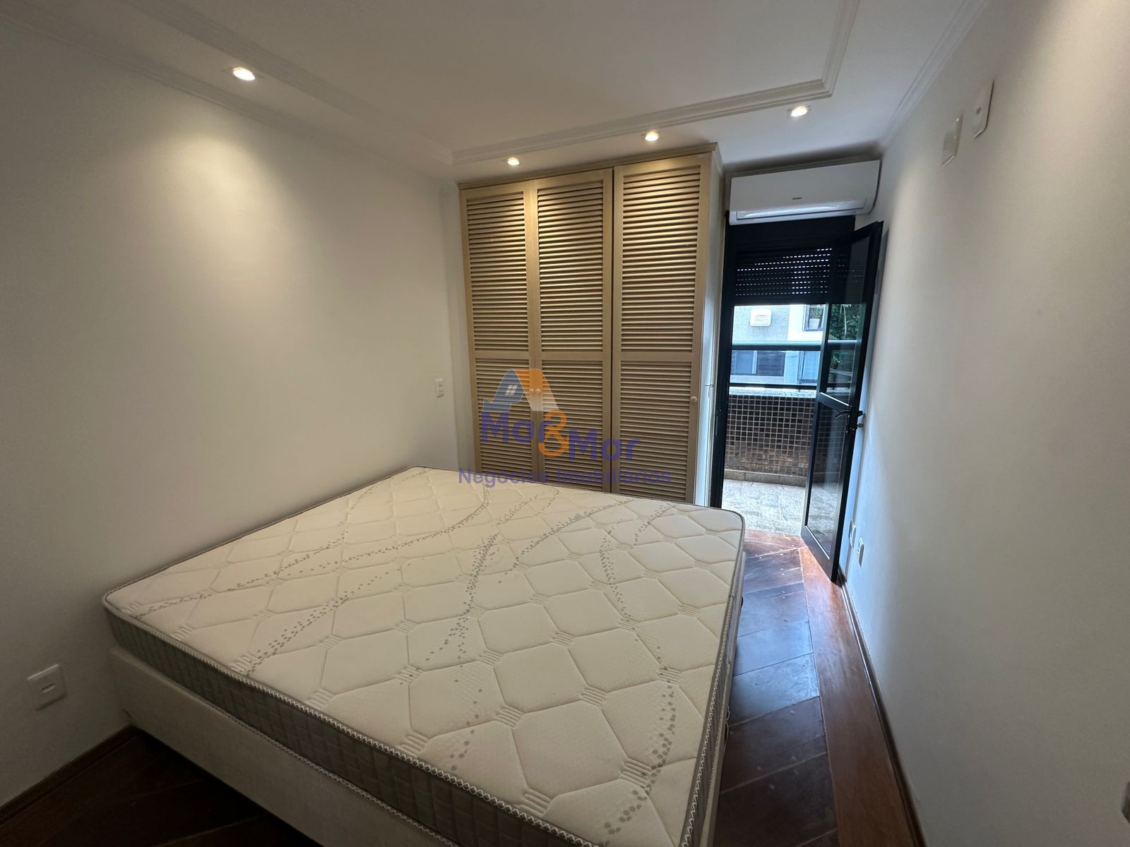 Apartamento Duplex na Praia das Pitangueiras, Guarujá - SP