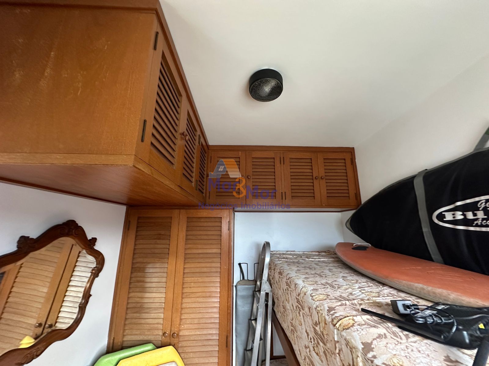 Apartamento na Praia das Pitangueiras, Guarujá - SP