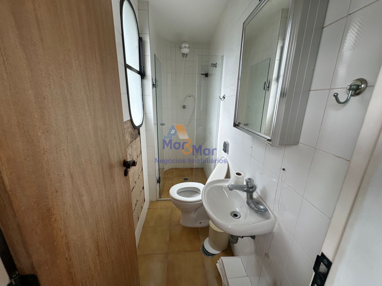 Apartamento na Praia das Pitangueiras, Guarujá - SP