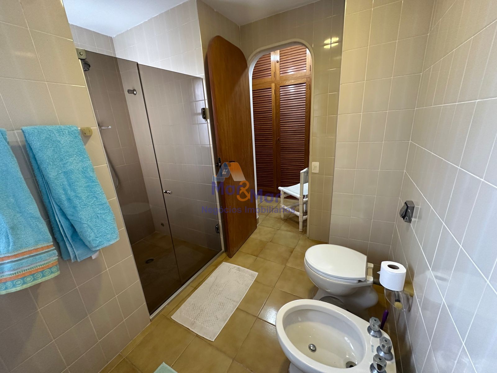 Apartamento na Praia das Pitangueiras, Guarujá - SP
