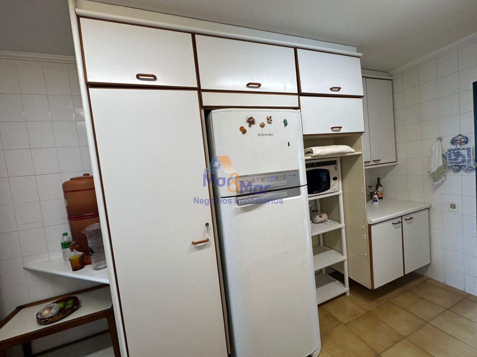 Apartamento na Praia das Pitangueiras, Guarujá - SP