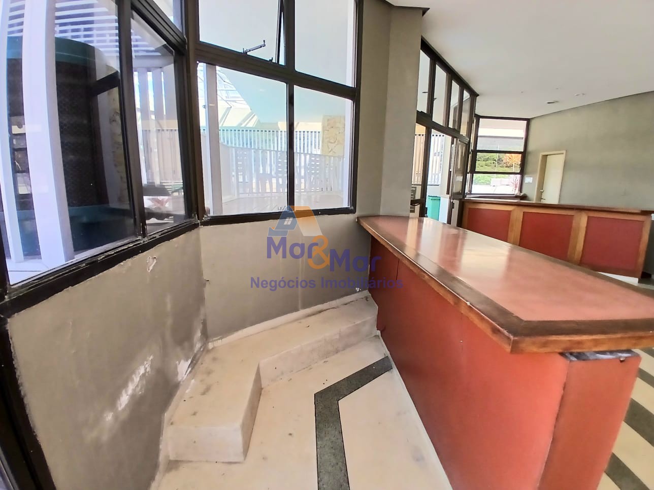 Apartamento na Praia das Pitangueiras, Guarujá - SP