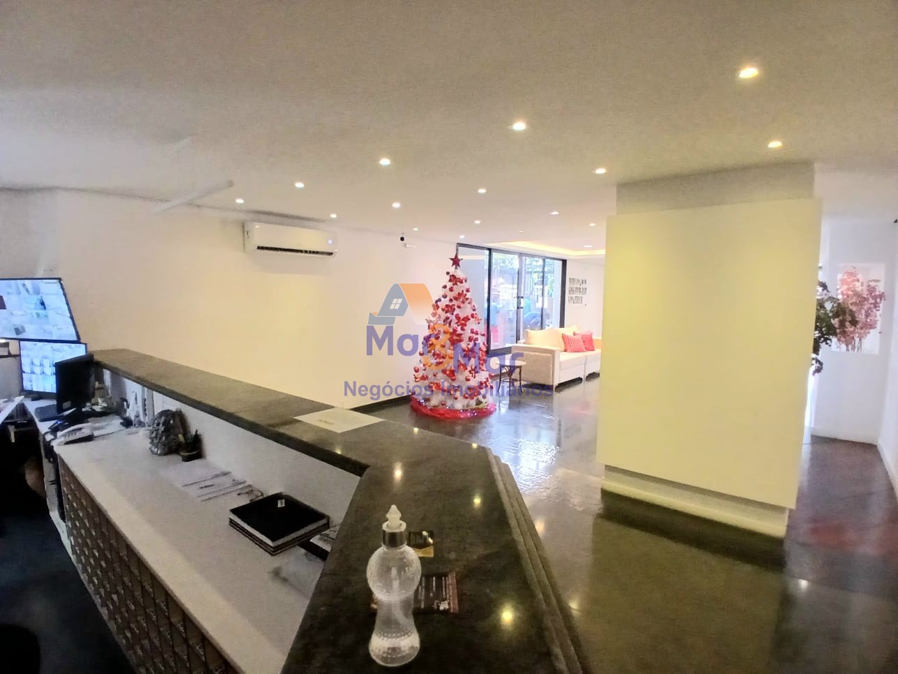 Apartamento na Praia das Pitangueiras, Guarujá - SP