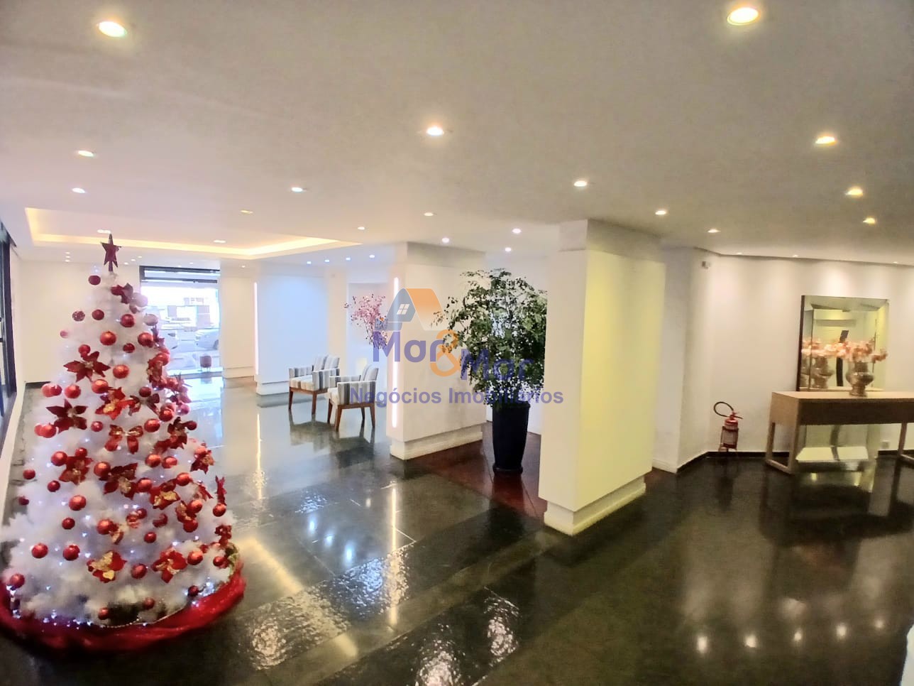 Apartamento na Praia das Pitangueiras, Guarujá - SP