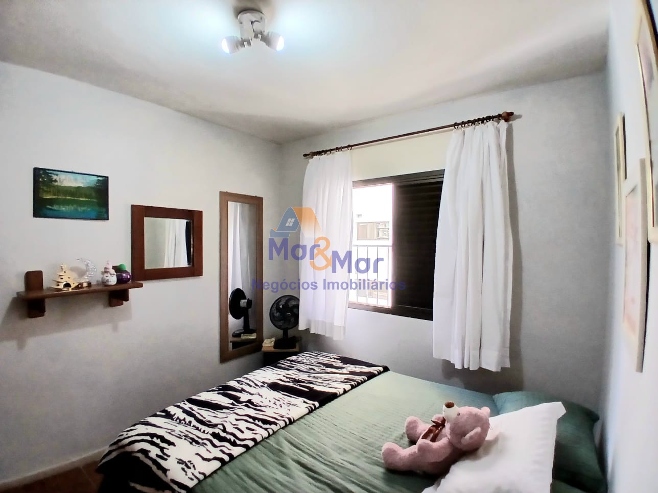 Apartamento na Praia das Pitangueiras, Guarujá - SP