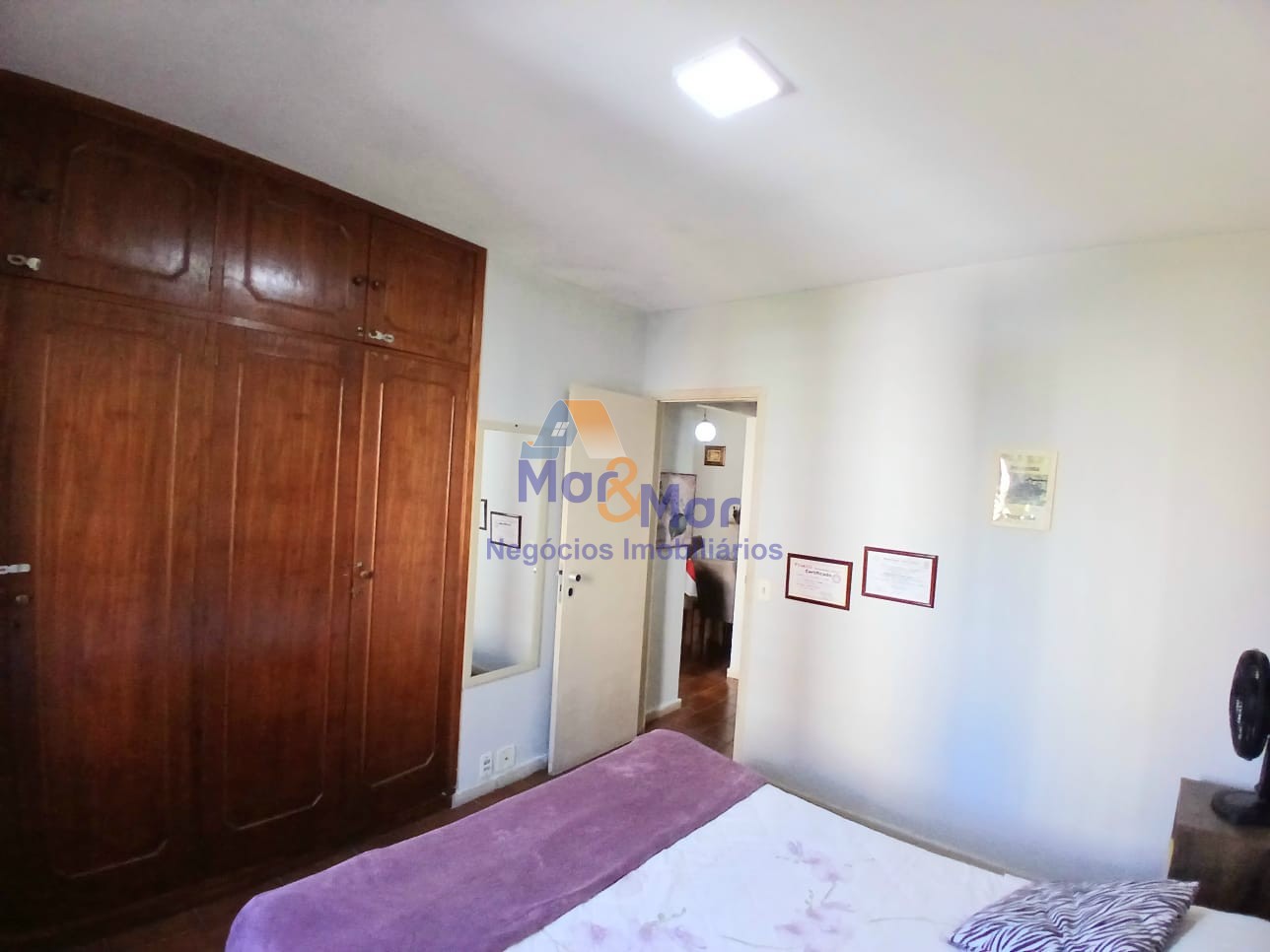 Apartamento na Praia das Pitangueiras, Guarujá - SP