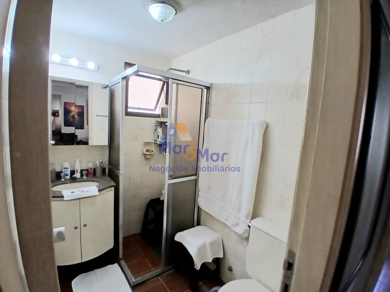 Apartamento na Praia das Pitangueiras, Guarujá - SP