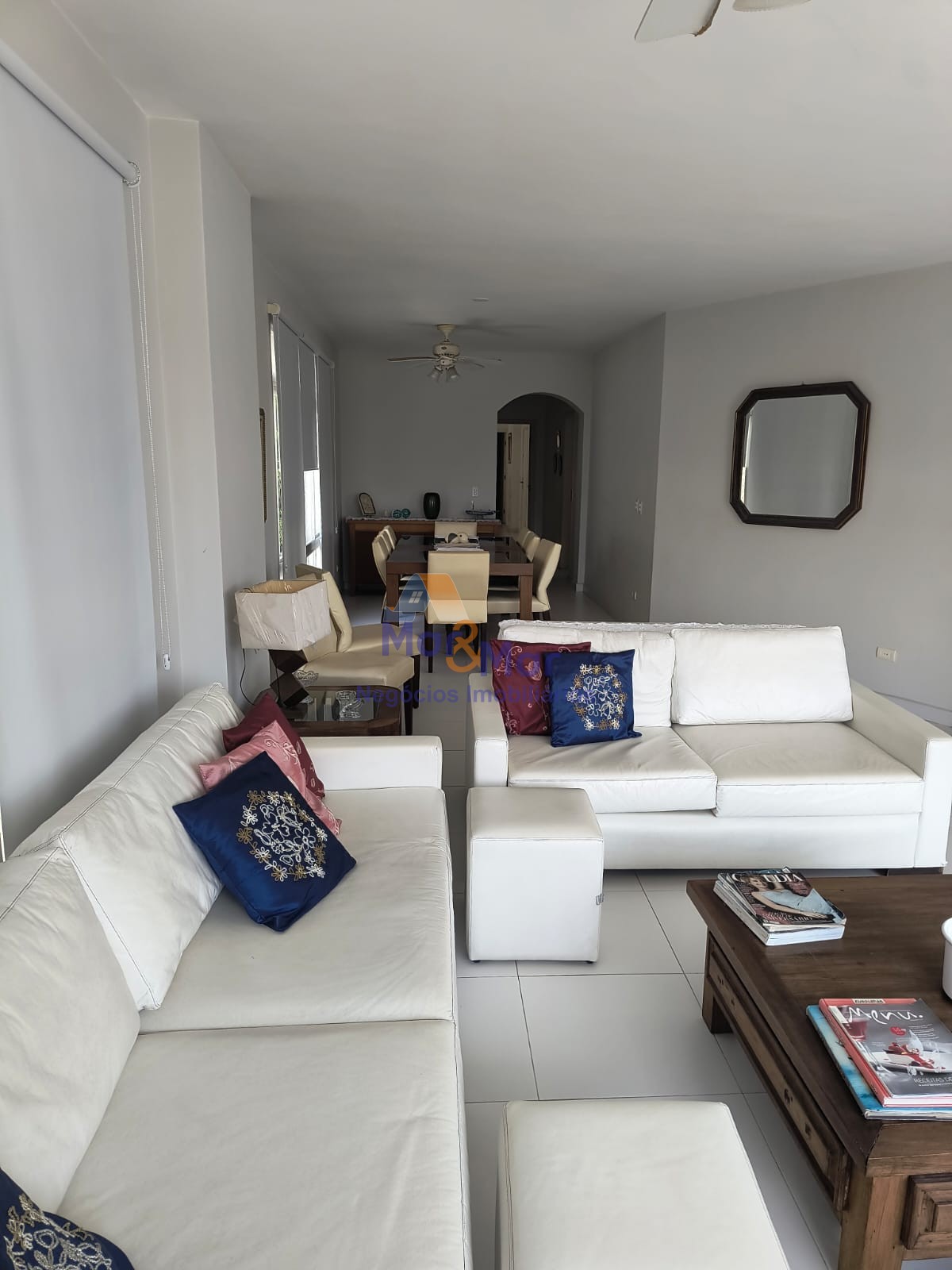 Apartamento na Praia das Pitangueiras, Guarujá - SP