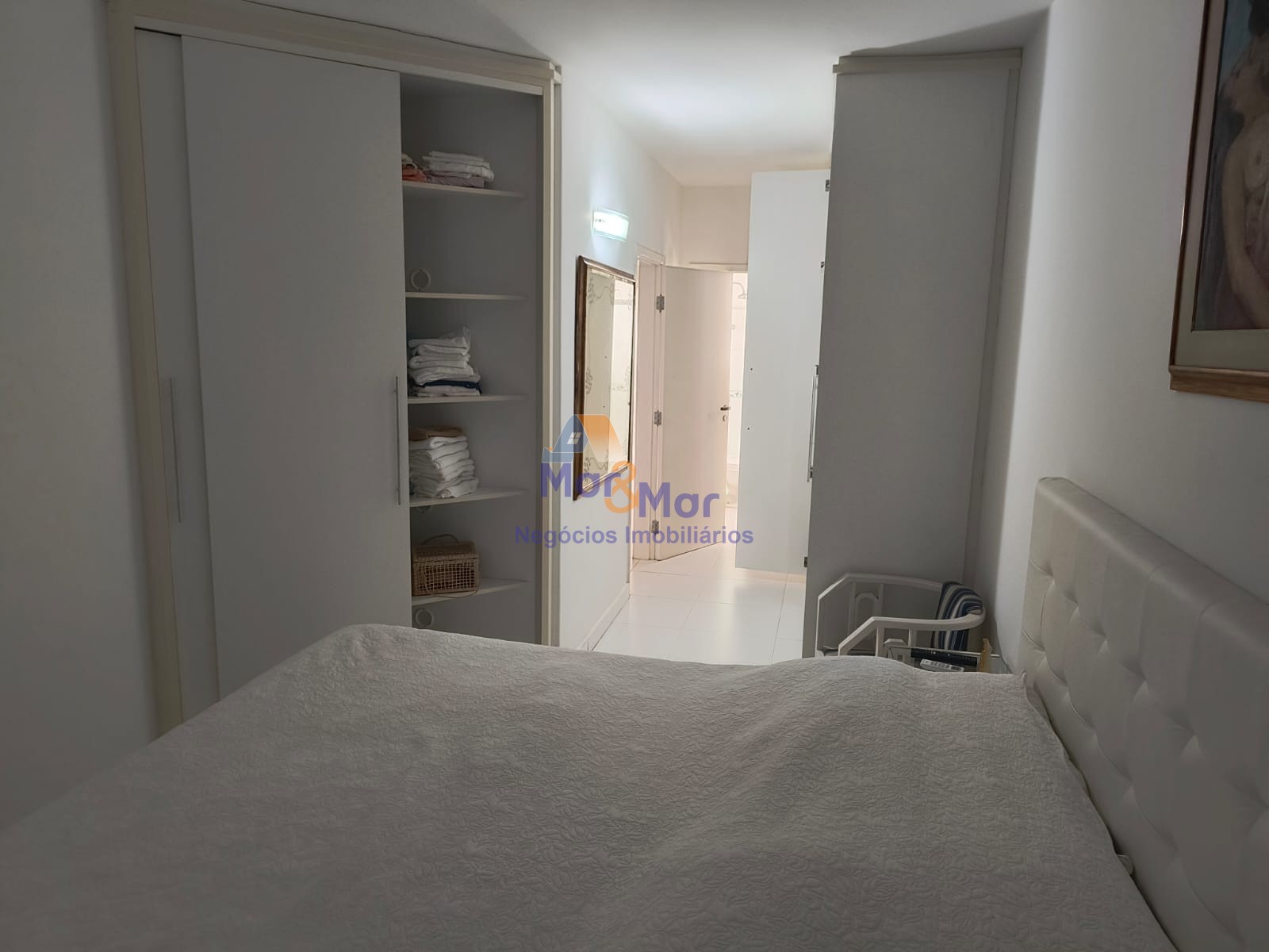 Apartamento na Praia das Pitangueiras, Guarujá - SP