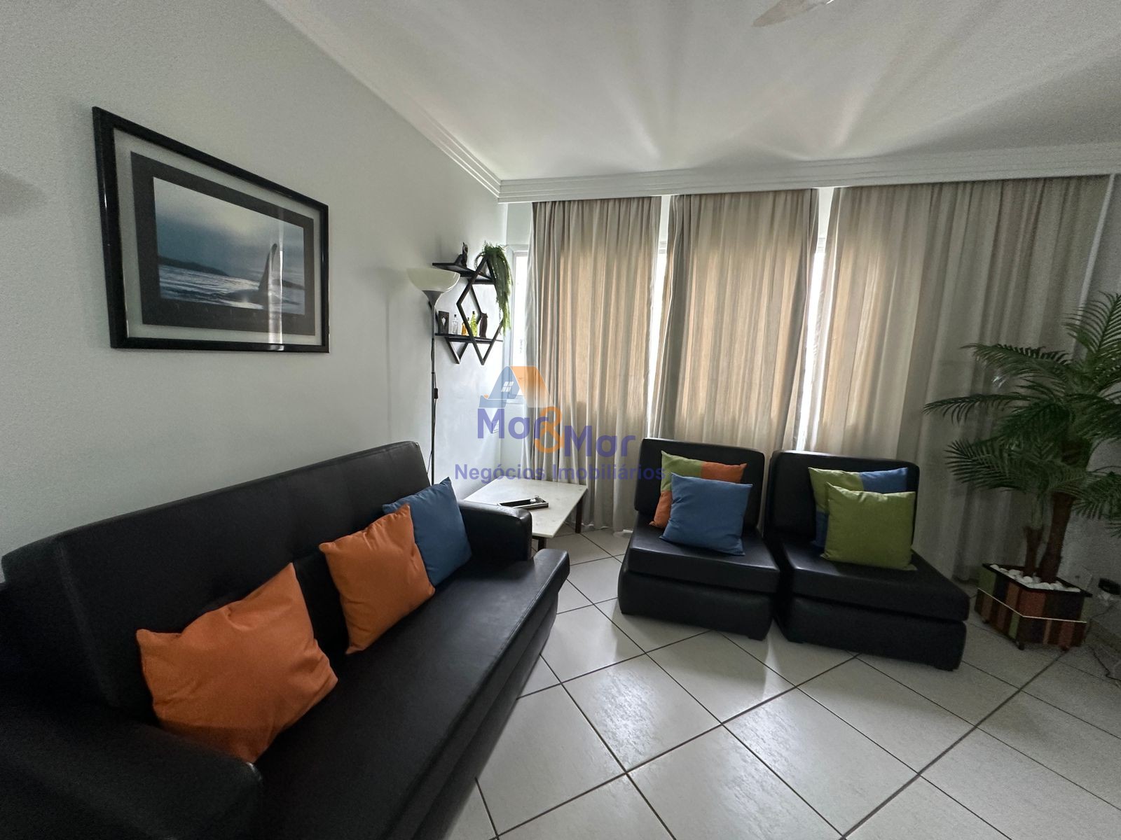 Apartamento na Praia das Pitangueiras, Guarujá - SP