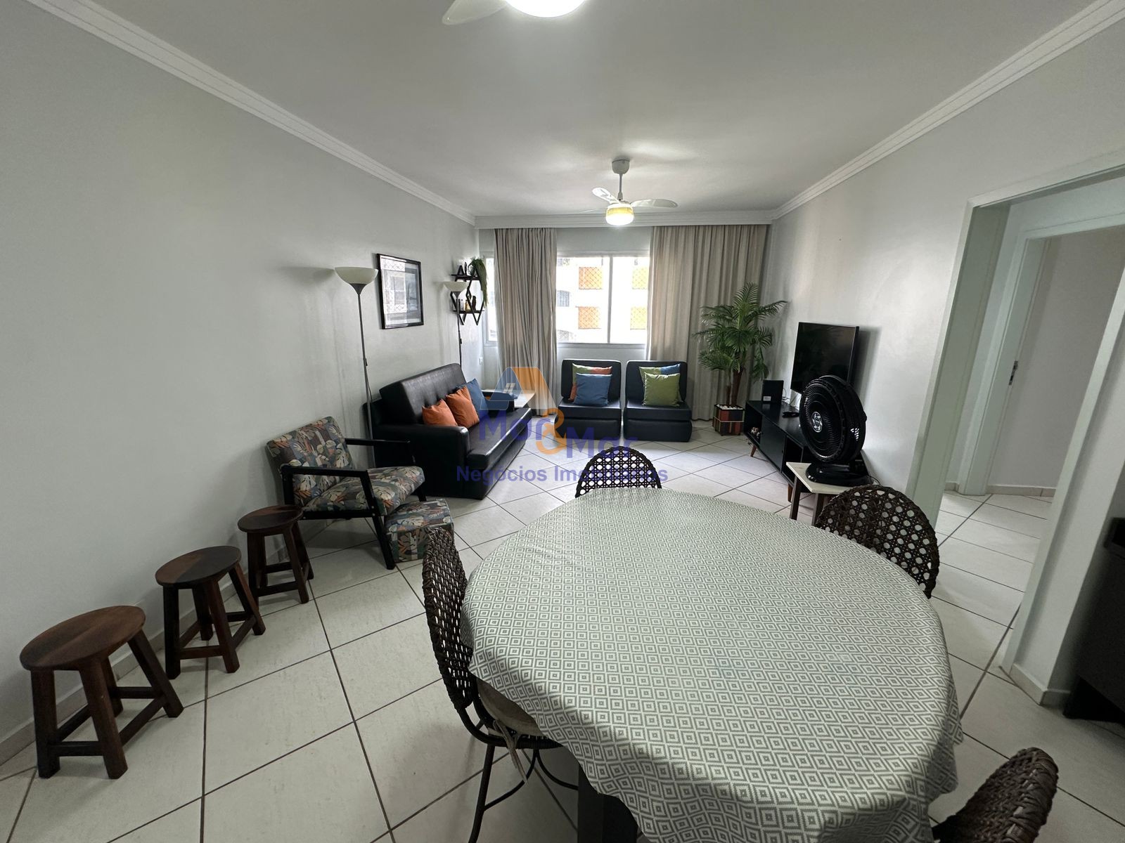 Apartamento na Praia das Pitangueiras, Guarujá - SP