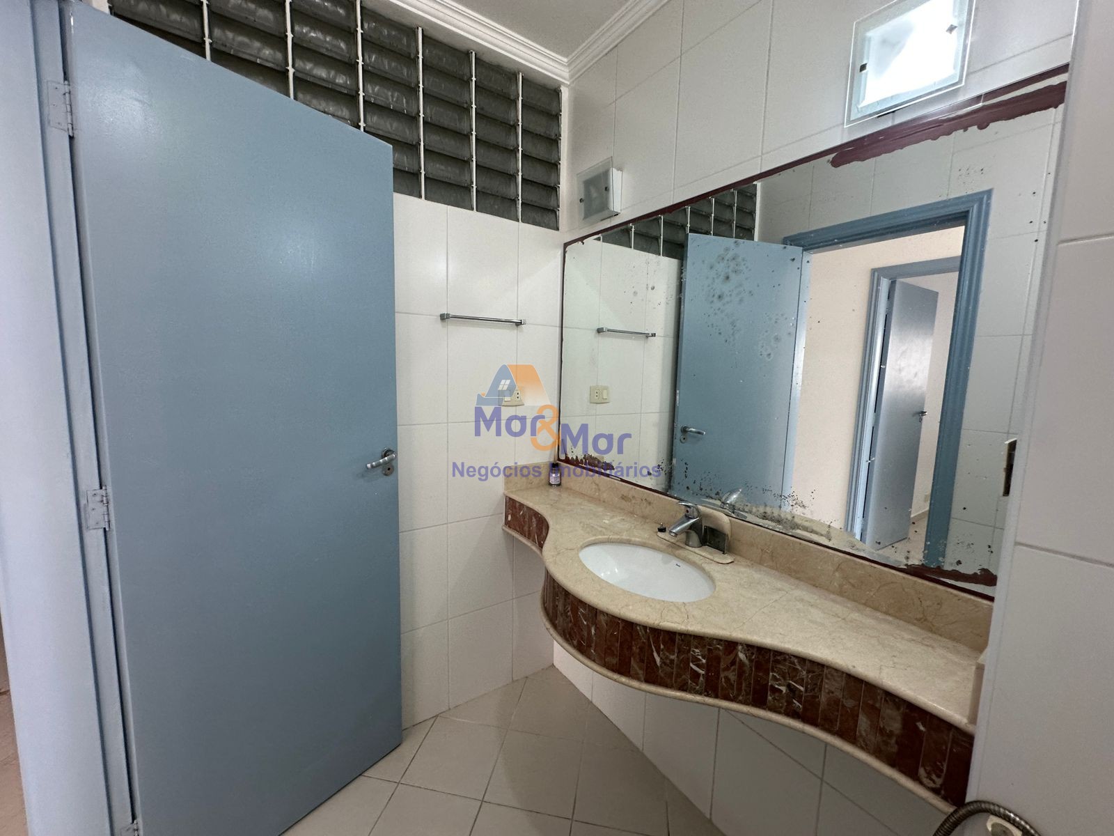 Apartamento Frente ao Mar-4-dormitorios-Pitangueiras