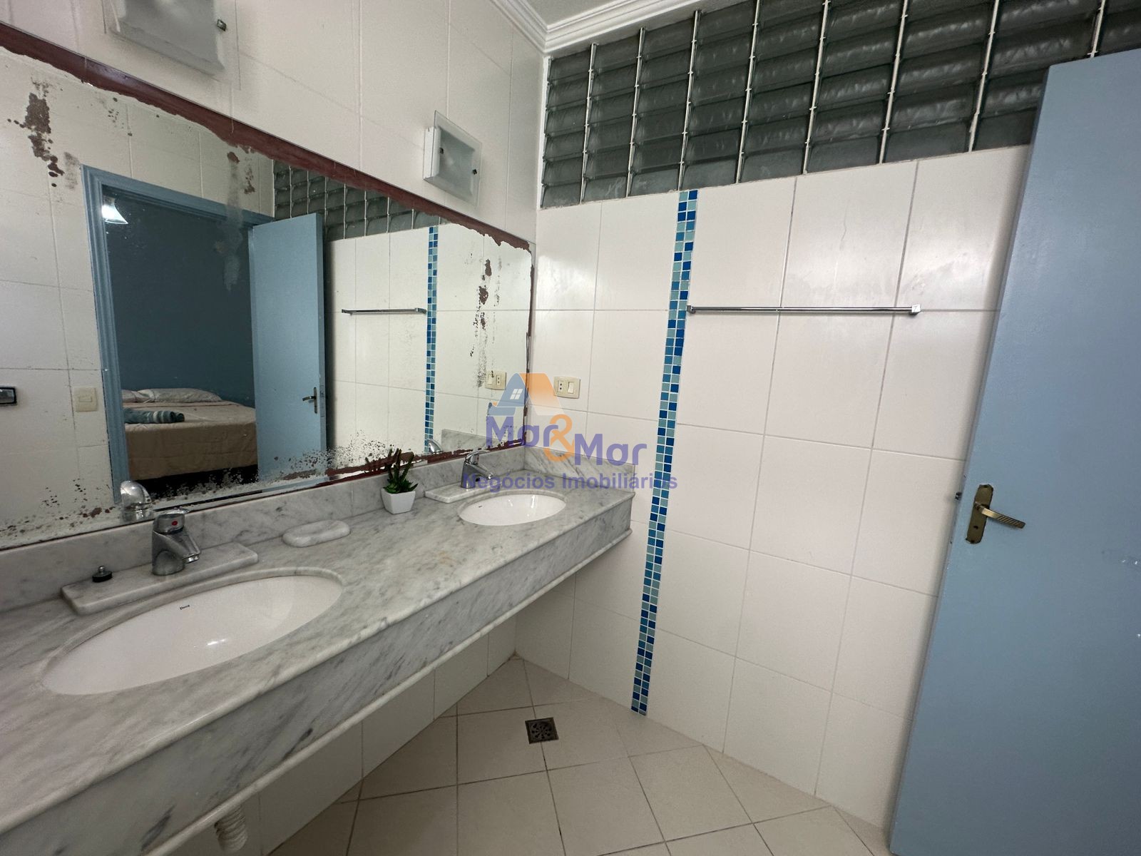 Apartamento Frente ao Mar-4-dormitorios-Pitangueiras