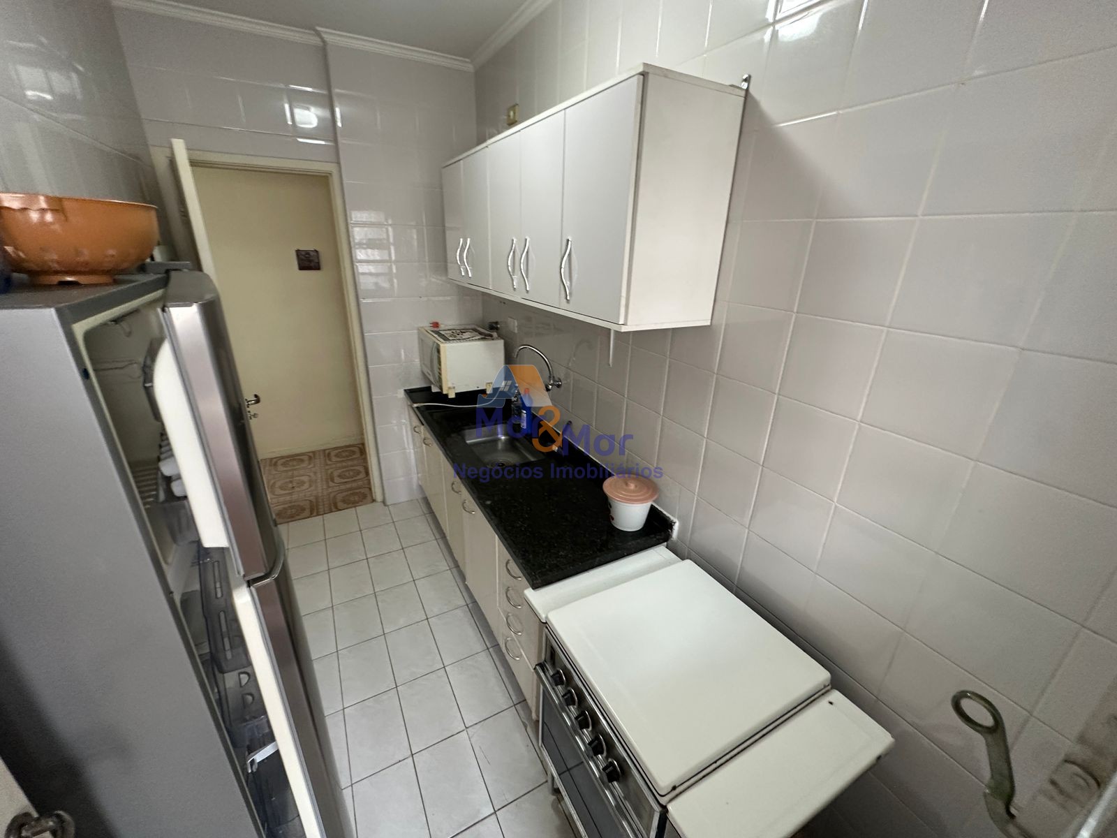 Apartamento na Praia das Pitangueiras, Guarujá - SP