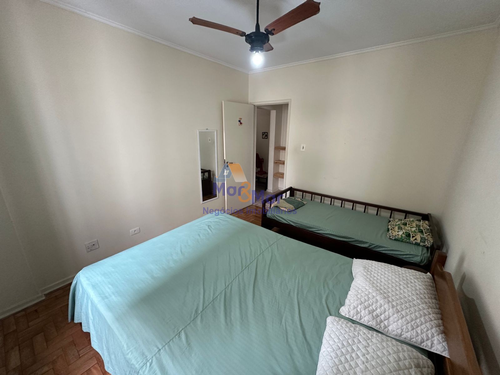 Apartamento na Praia das Pitangueiras, Guarujá - SP