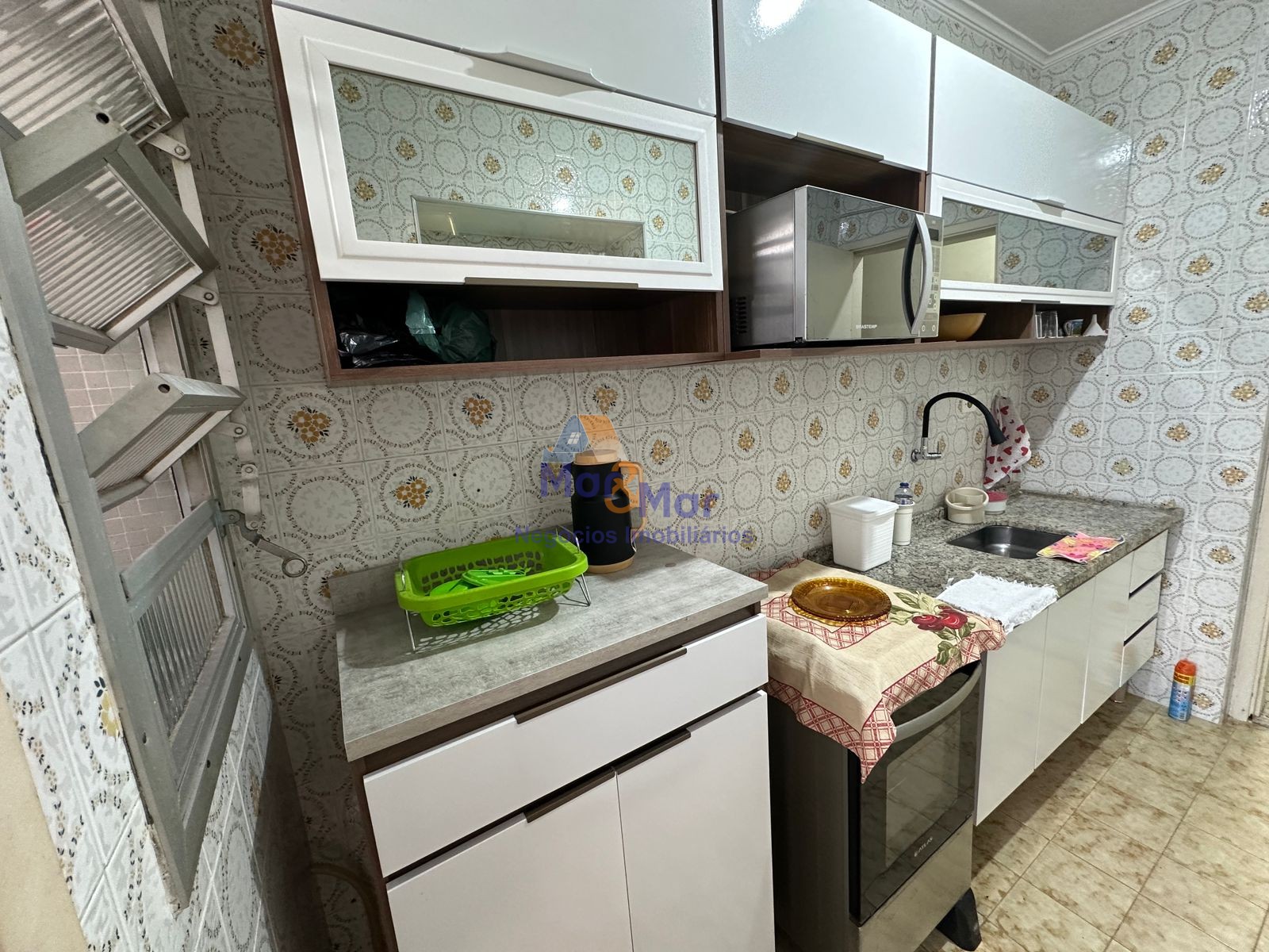 Apartamento na Praia das Pitangueiras, Guarujá - SP