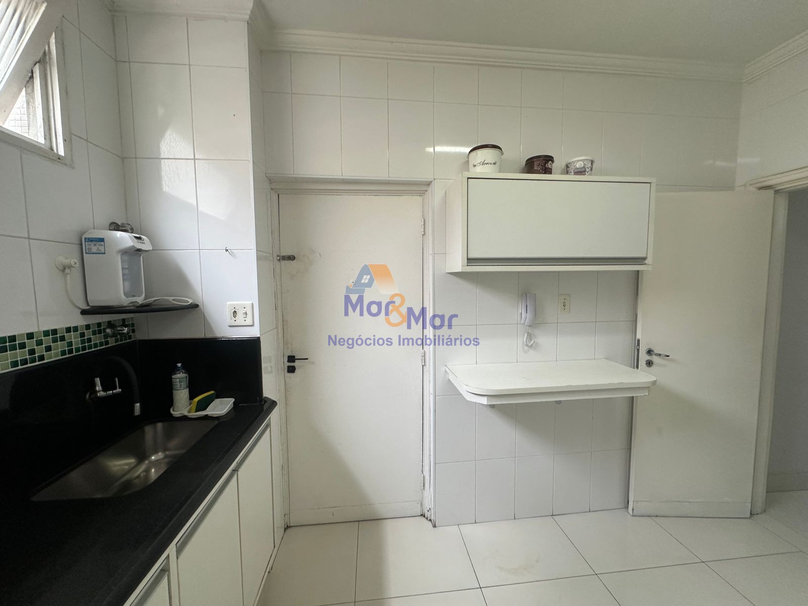 Apartamento na Praia das Pitangueiras, Guarujá - SP