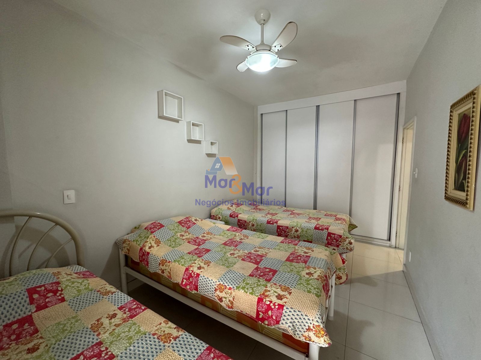 Apartamento na Praia das Pitangueiras, Guarujá - SP