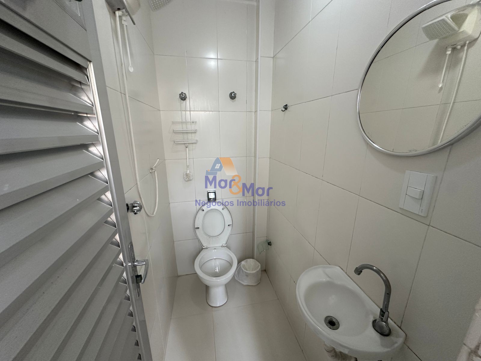 Apartamento na Praia das Pitangueiras, Guarujá - SP