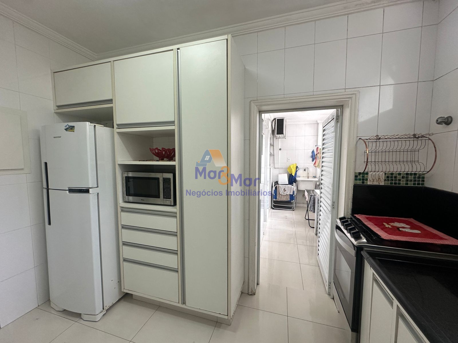 Apartamento na Praia das Pitangueiras, Guarujá - SP
