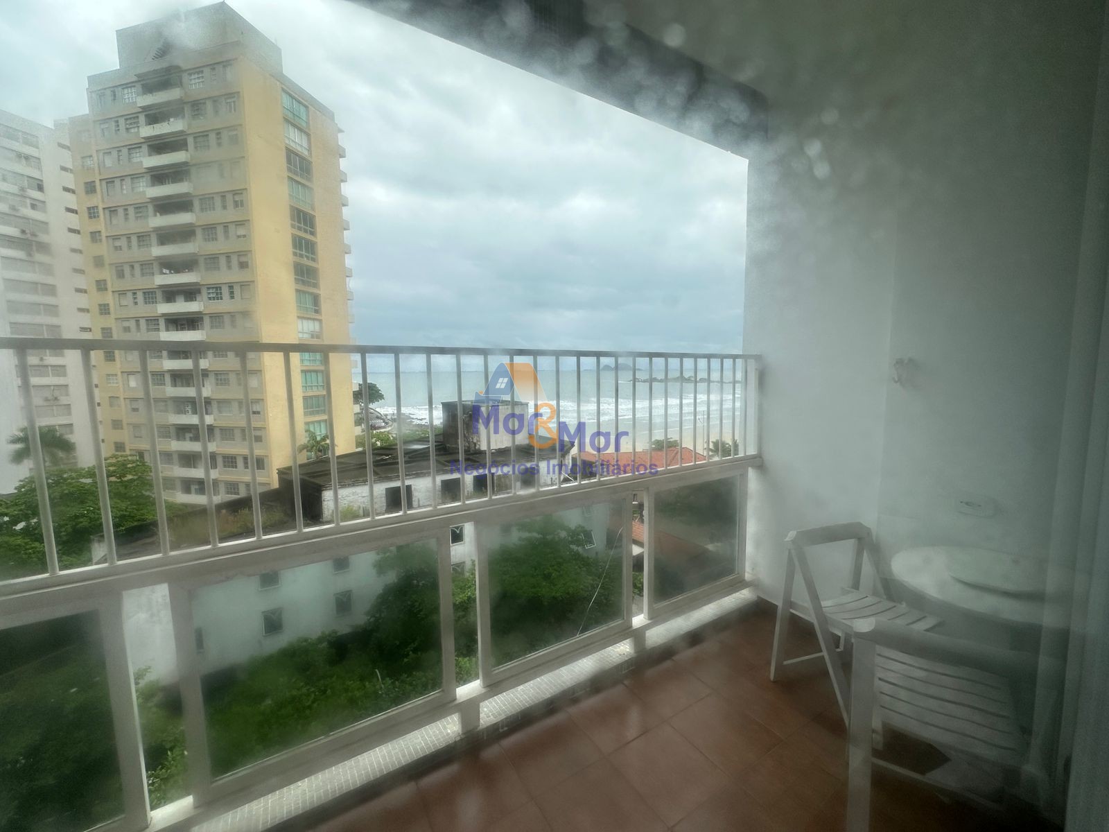 Apartamento Frente ao Mar nas Pitangueiras, Guarujá - SP