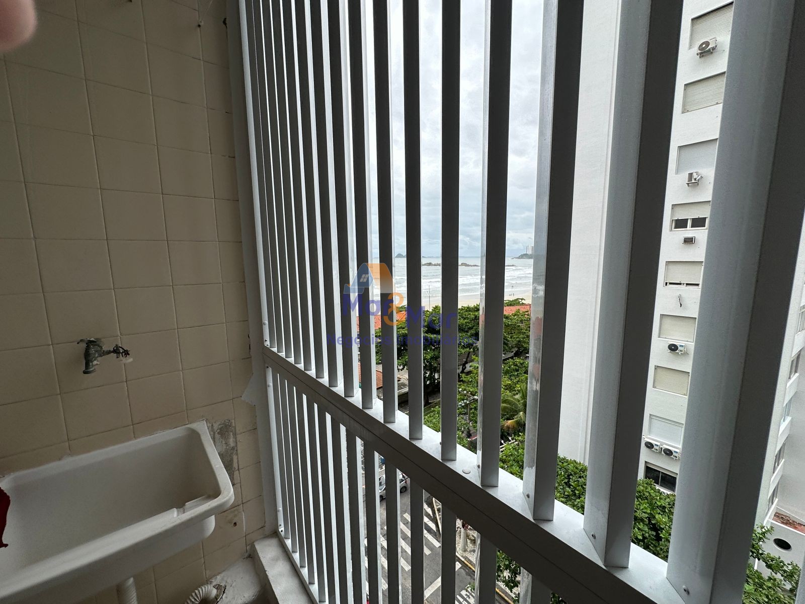 Apartamento Frente ao Mar nas Pitangueiras, Guarujá - SP