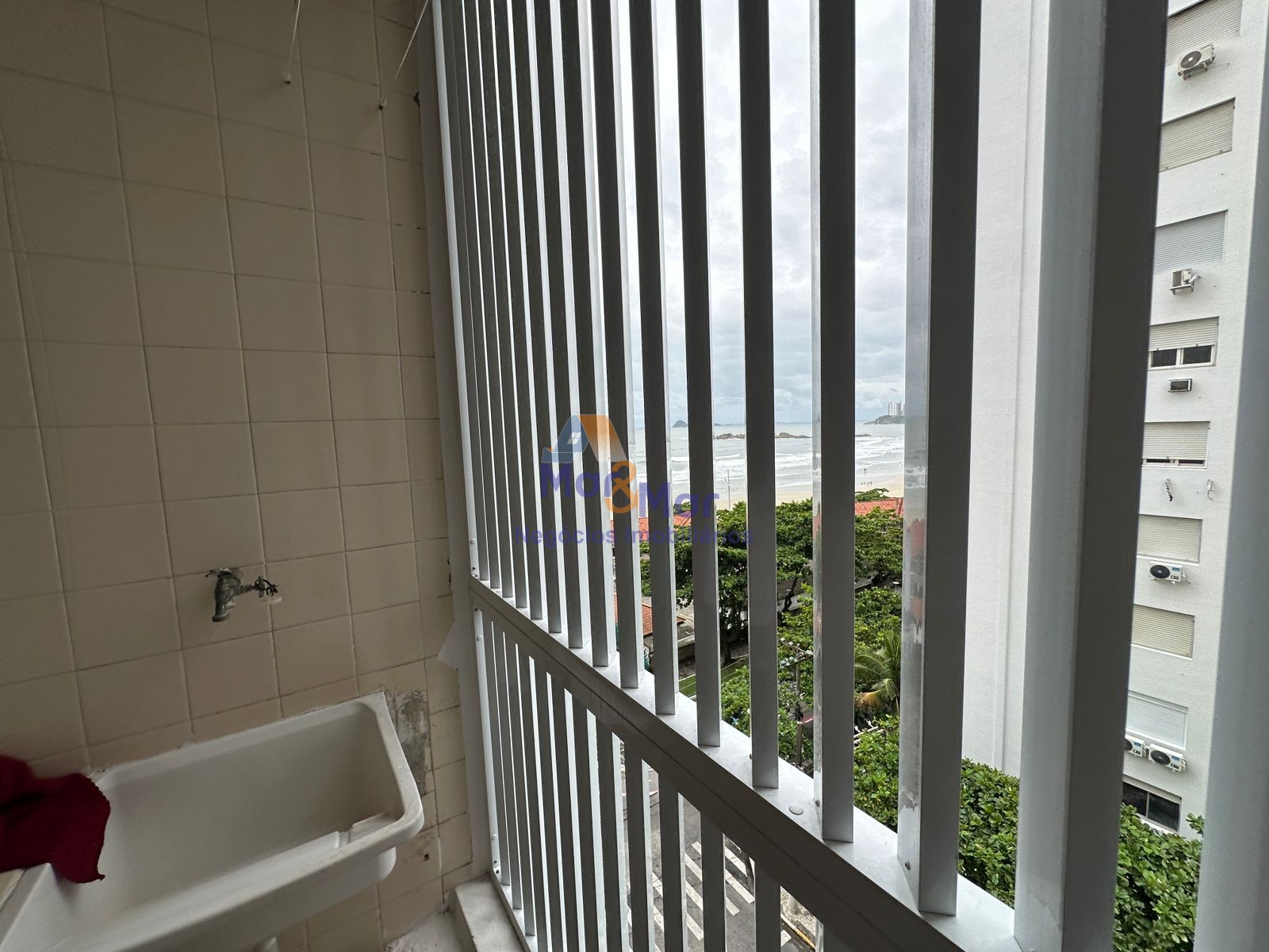 Apartamento Frente ao Mar nas Pitangueiras, Guarujá - SP