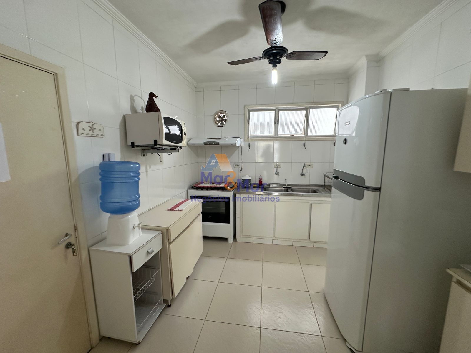 Apartamento na Praia das Pitangueiras, Guarujá - SP