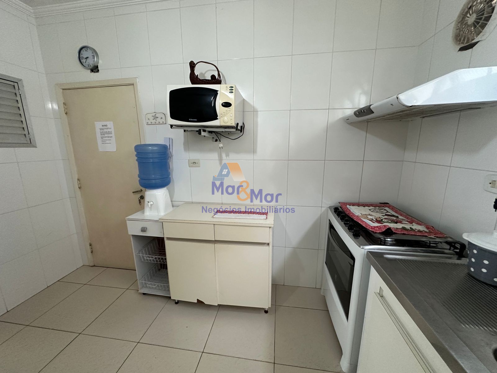 Apartamento na Praia das Pitangueiras, Guarujá - SP