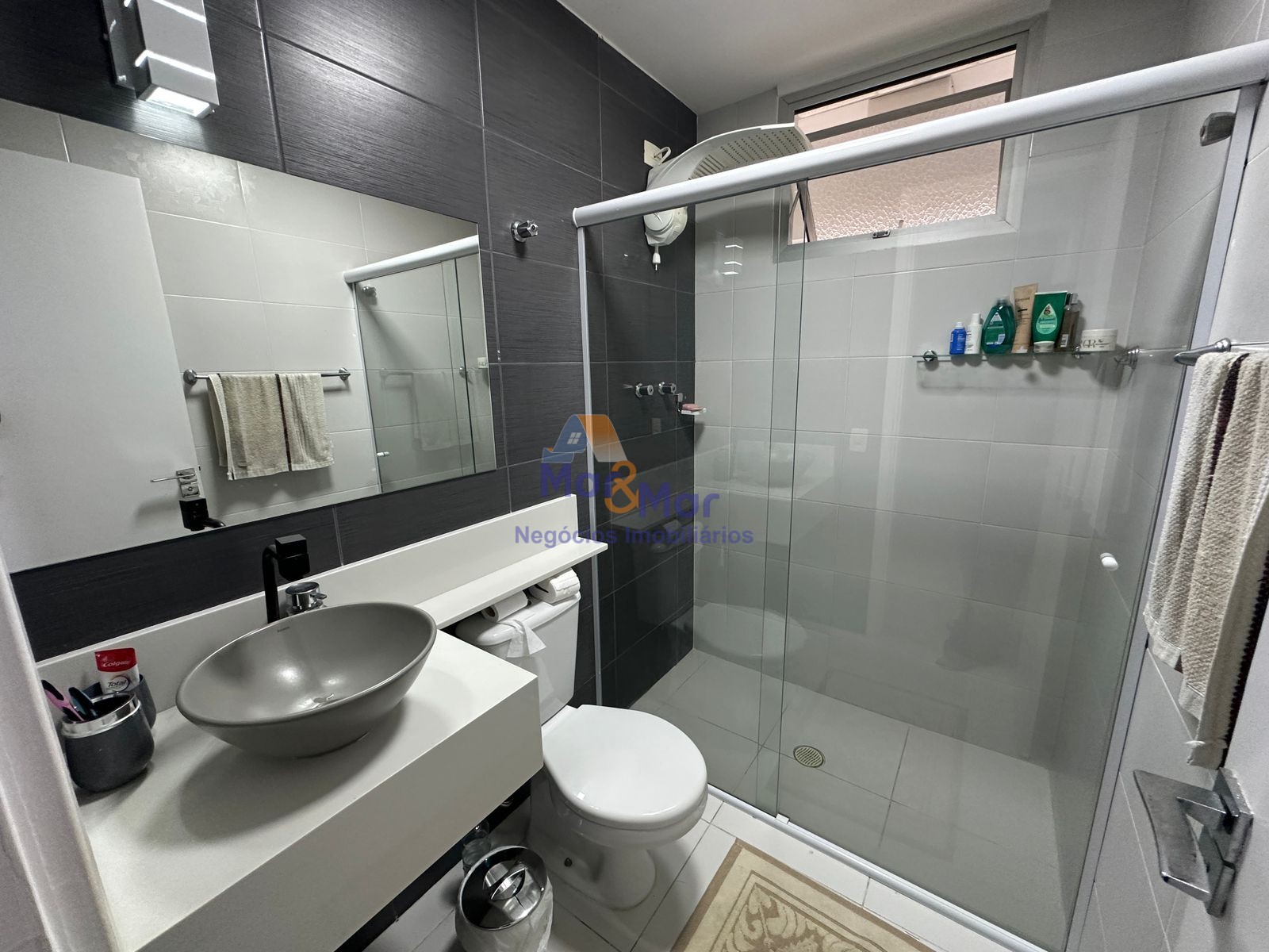 Apartamento na Praia da Enseada, Guarujá - SP